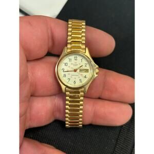 Citizens 6000-S27182 Gold Tone Women’s Watch! New Battery!